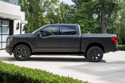 Ford offers Ram drivers up to $2,000 off to switch to the F-150 Lightning pickup